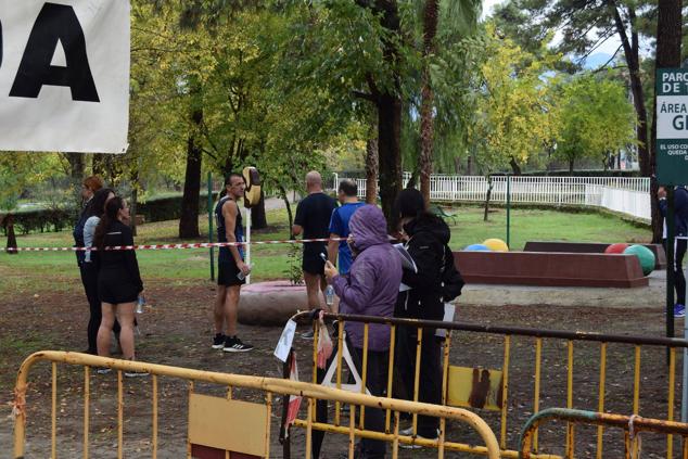 Fotos: Aned organiza la primera edición de la carrera popular 'Pinar de Talayuela'