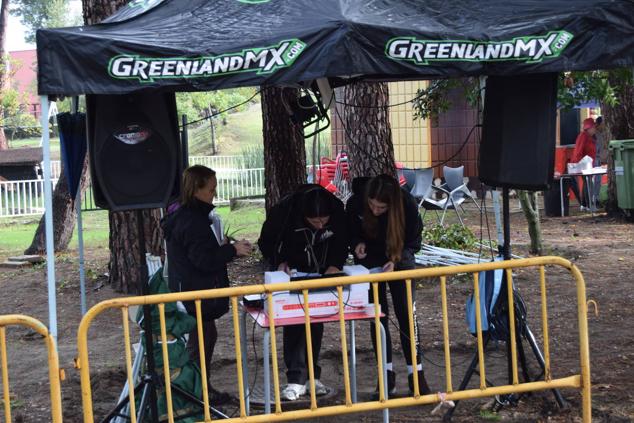 Fotos: Aned organiza la primera edición de la carrera popular 'Pinar de Talayuela'