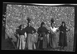 Sección de Archivo y Bibliotecas de la institución provincial, que fueron donados por la familia de Antonio González Martín-Gamero, autor de las fotografías