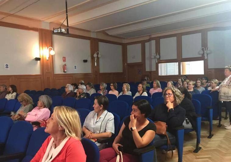 Almaraz incluye charlas, senderismo y yoga en la Semana de la Salud