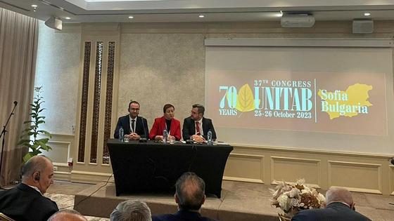 La Junta de Extremadura considera «prioritario» que se mantengan las ayudas de la PAC al sector tabaquero