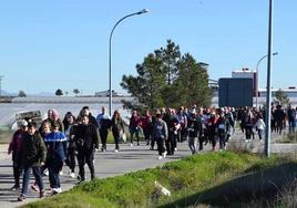 La marcha reúne a participantes de todas las edades