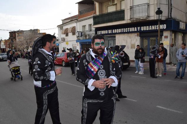 Fotos: Desfile de carrozas y comparsas Talayuela 2023