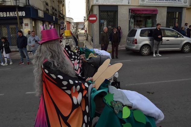 Fotos: Desfile de carrozas y comparsas Talayuela 2023