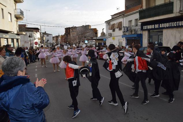 Fotos: Desfile de carrozas y comparsas Talayuela 2023