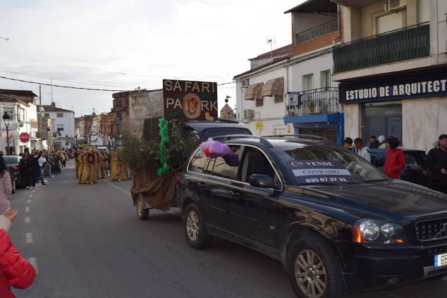 Fotos: Desfile de carrozas y comparsas Talayuela 2023