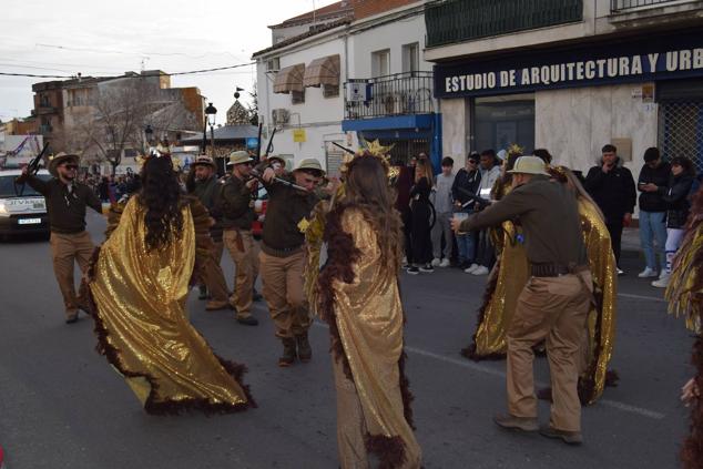 Fotos: Desfile de carrozas y comparsas Talayuela 2023