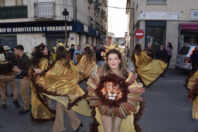 Fotos: Desfile de carrozas y comparsas Talayuela 2023