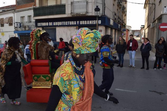 Fotos: Desfile de carrozas y comparsas Talayuela 2023