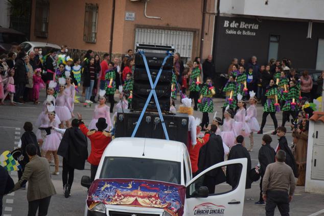 Fotos: Desfile de carrozas y comparsas Talayuela 2023