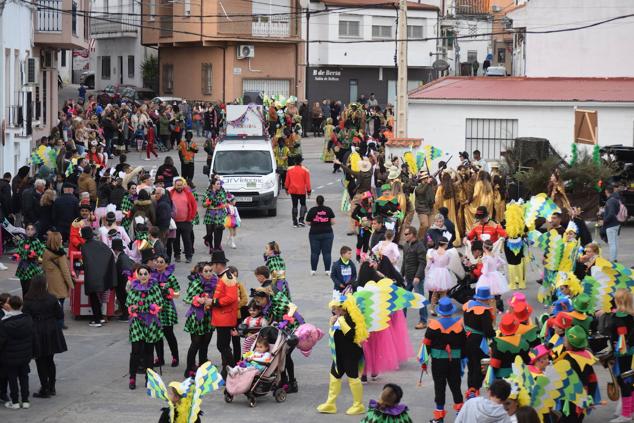 Fotos: Desfile de carrozas y comparsas Talayuela 2023