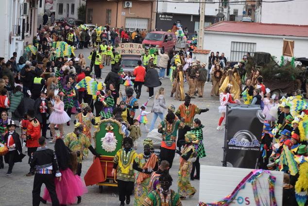 Fotos: Desfile de carrozas y comparsas Talayuela 2023