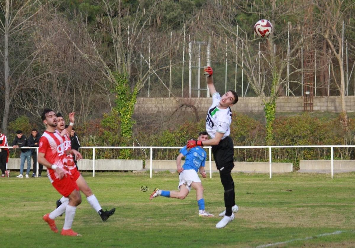 El CP Talayuela vuelve a sonreír en casa tras ganar 2-1 al CDF Torreorgaz