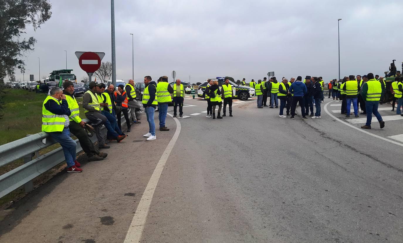 El Ayuntamiento de Talayuela apoya la defensa del campo