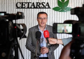 Miguel Ángel Gallardo en las instalaciones de Cetarsa en Talayuela