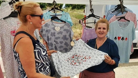 «En el mercadillo, más que clientes tienes amigos; es lo mejor de este trabajo»