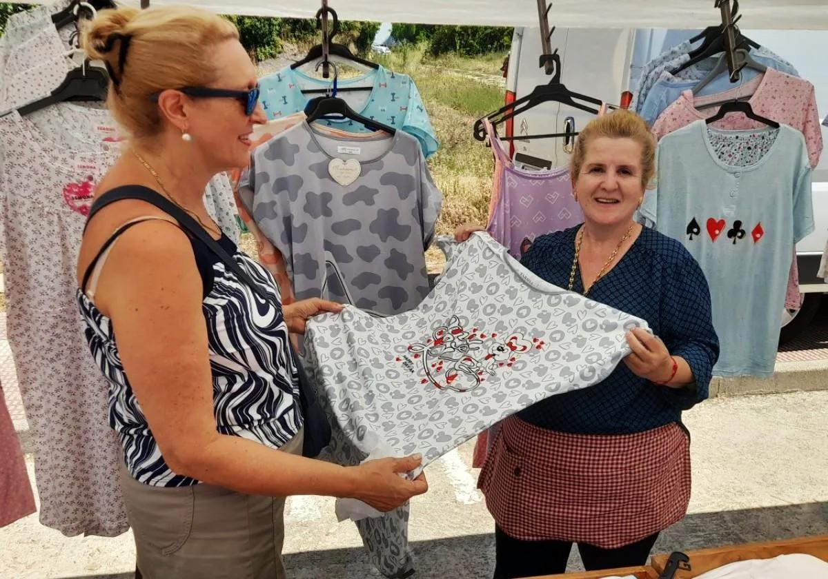 María Isabel en el mercadillo de Losar de la Vera