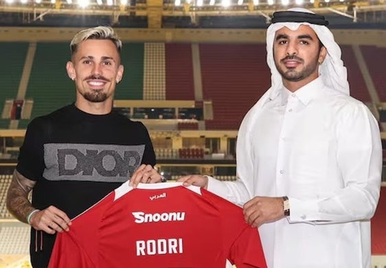Rodri con un dirigente del equipo qatarí