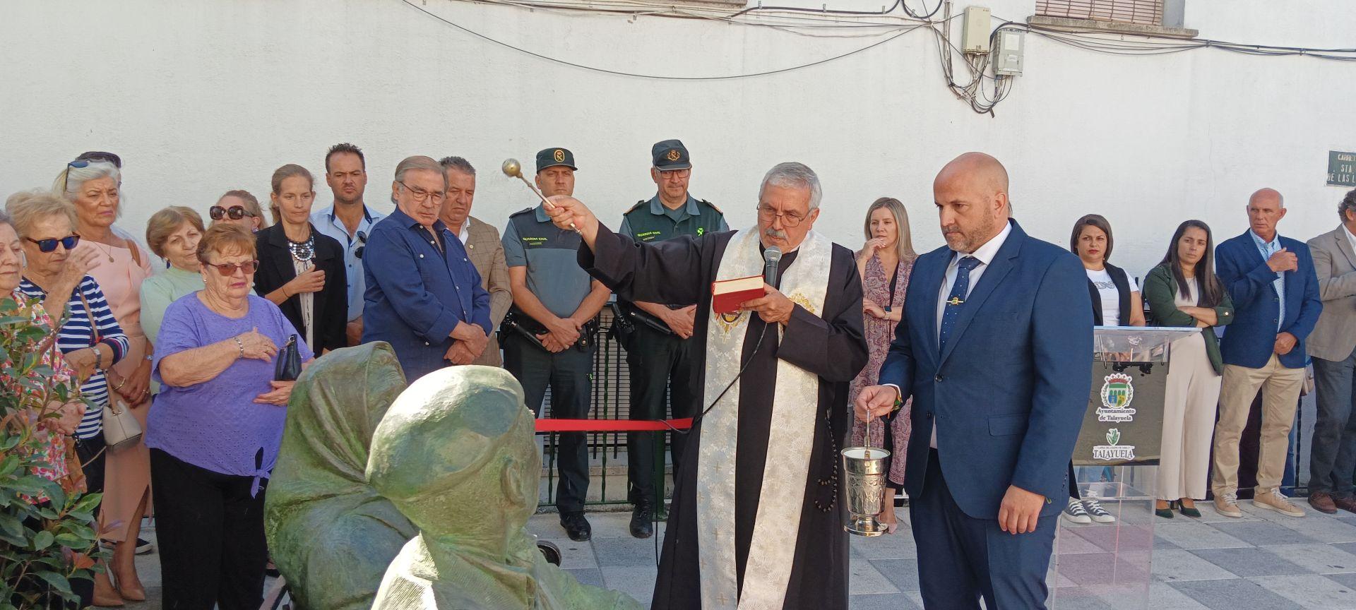 Talayuela homenajea ya a sus mayores