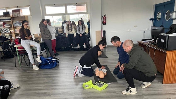El instituto San Martín forma a sus alumnos en materia de reanimación