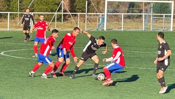 La lucha por la liga de veteranos se amplía a cinco equipos en una jornada con sorpresas