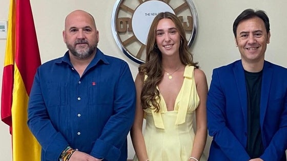 Sofía Barquilla y Marouane Fakchich reciben los premios a la Excelencia Académica