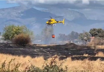 Un incendio crece rápidamente en la zona del centro de salud