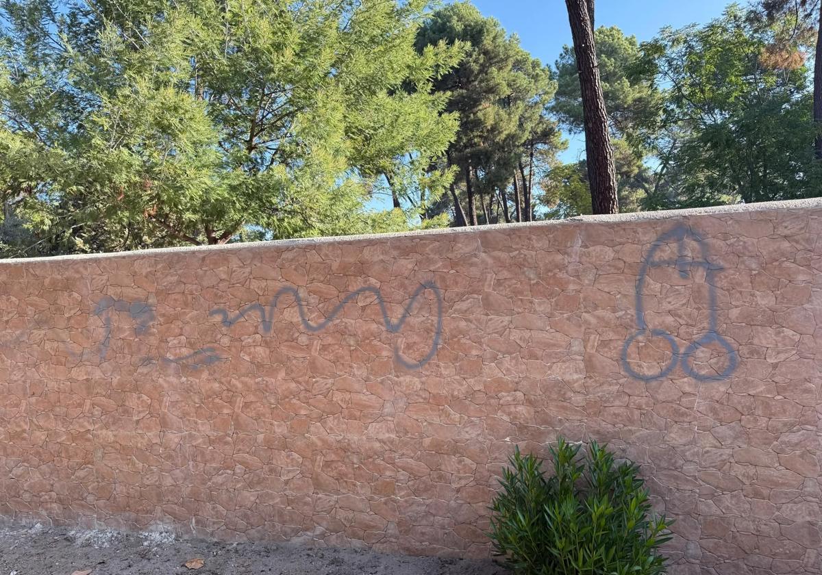 Han aparecido pintadas en las instalaciones