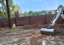 Empiezan las obras de la pista de petanca cerca del parque natural