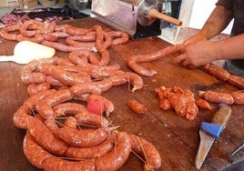 Los mayores de Talayuela se van de matanza tradicional