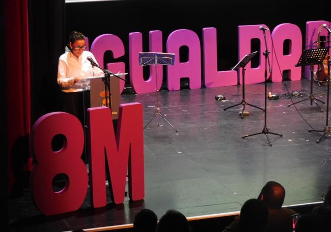 Elena Guerra dio lectura al texto ganador.