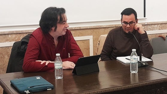 Óscar Jiménez, escritor y magistrado: «Ejerzo de juez y escribo poesía»