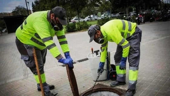 Se llevan a cabo tareas de saneamiento en Barquilla de Pinares y Santa María de las Lomas