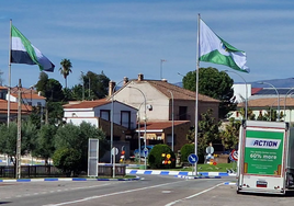 Talayuela homenajea a su nueva bandera