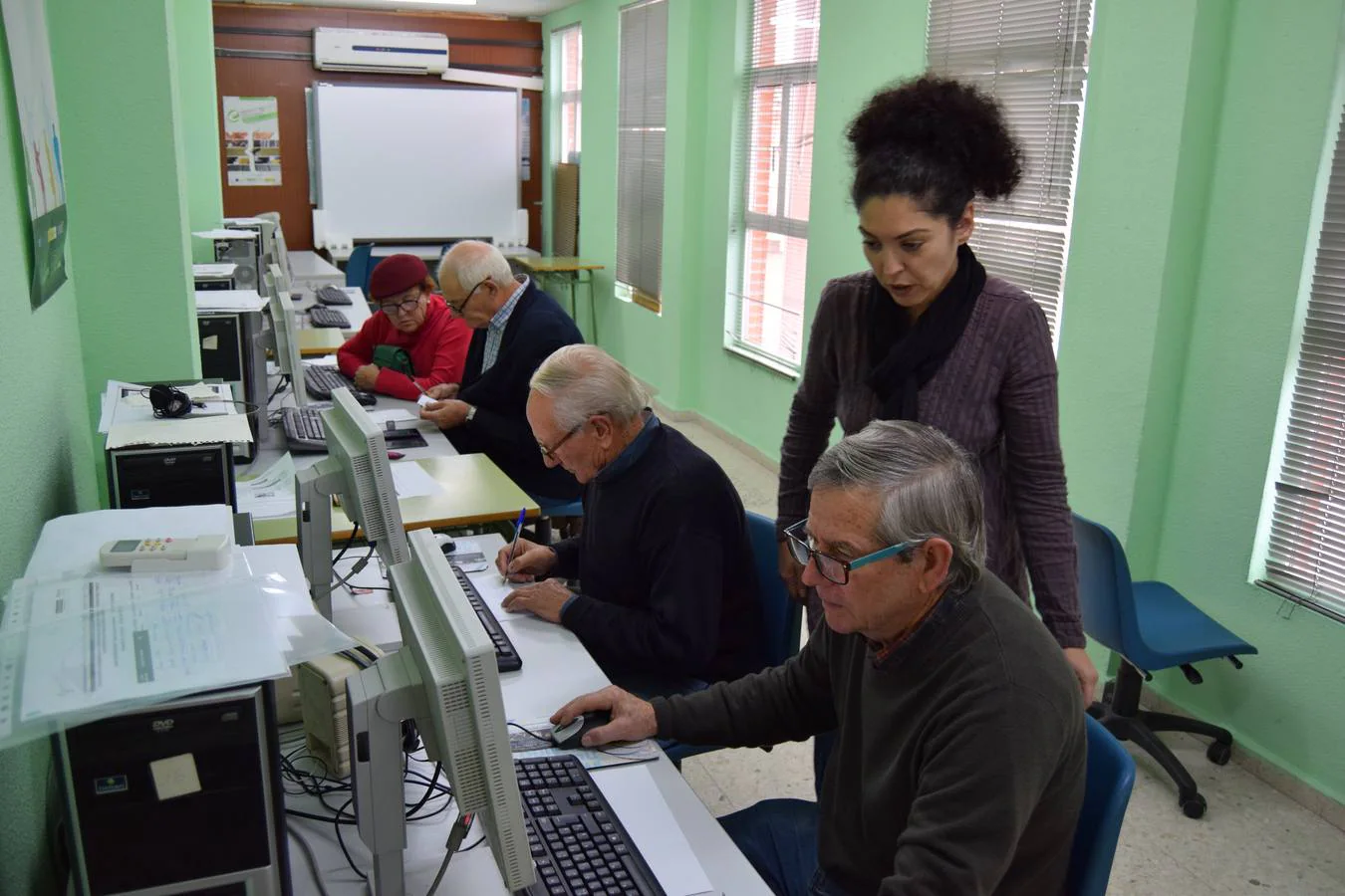 Alumnos de uno de los cursos de Alfabetización Tecnológica realizado en el NCC de Talayuela 