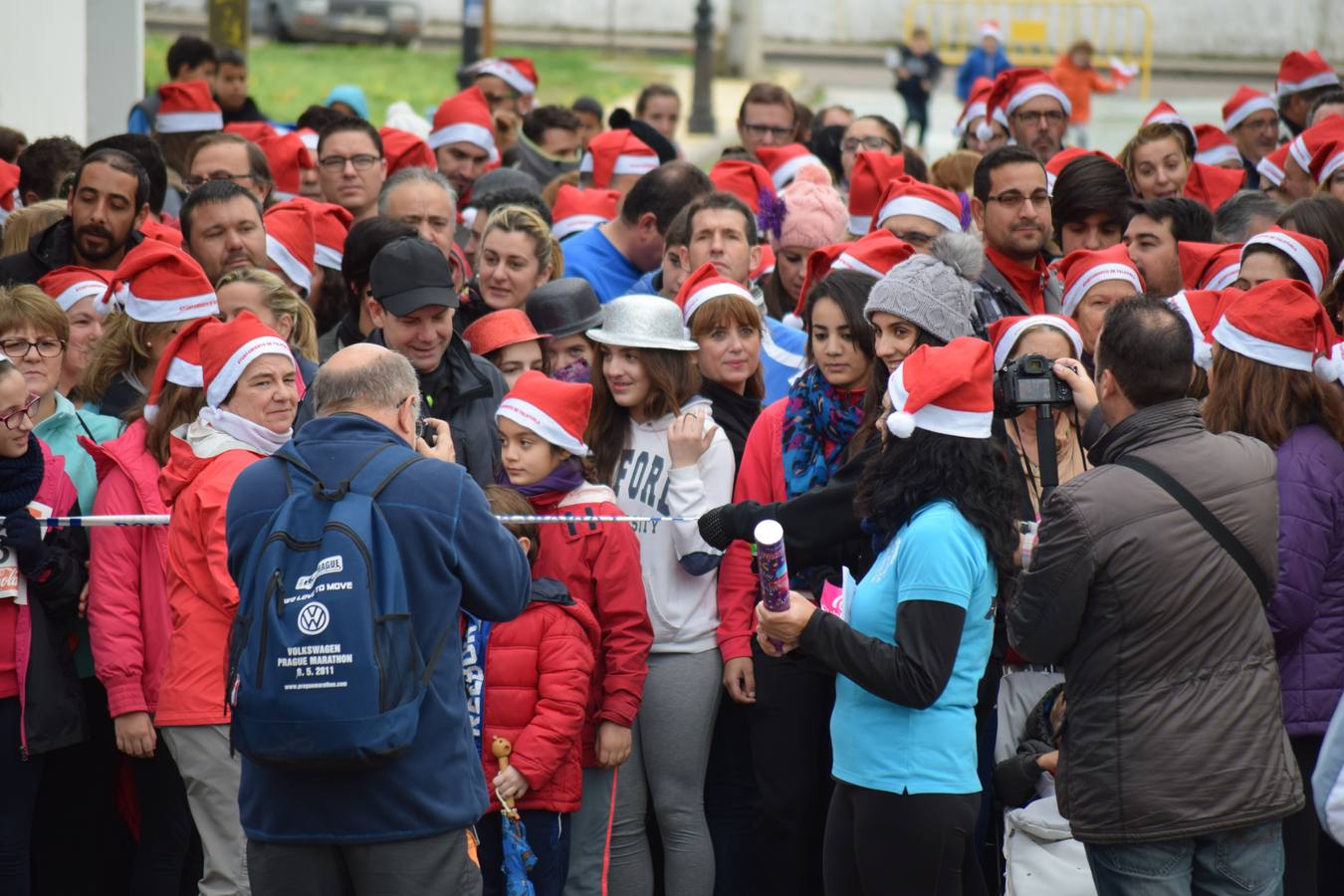 Cientos de personas participan en la segunda edición de la “Marcha Solidaria”