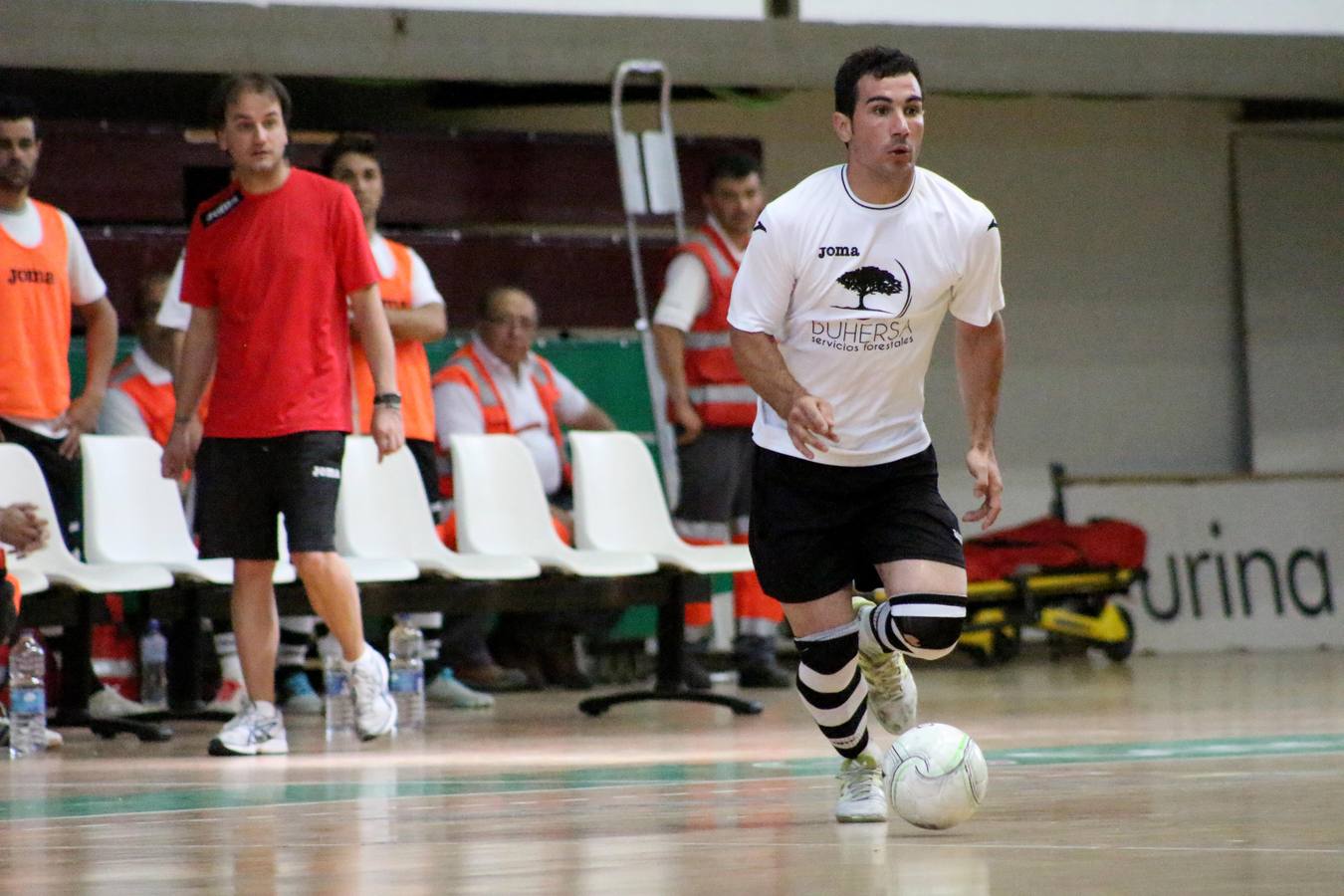 Imagen del jugador talayuelano con la equipación del Buhersa 