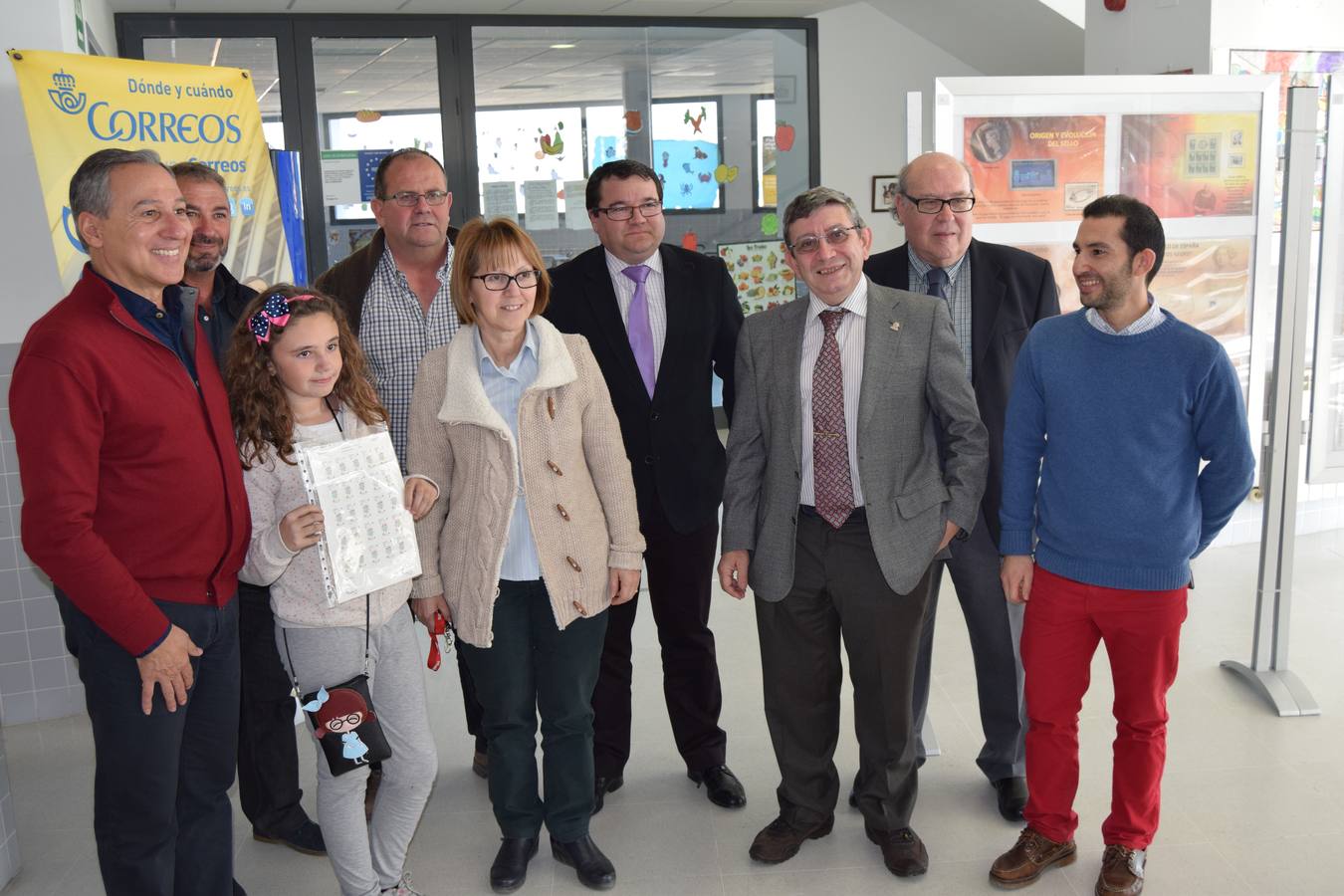 Momento de la entrega de premios del concurso escolar 