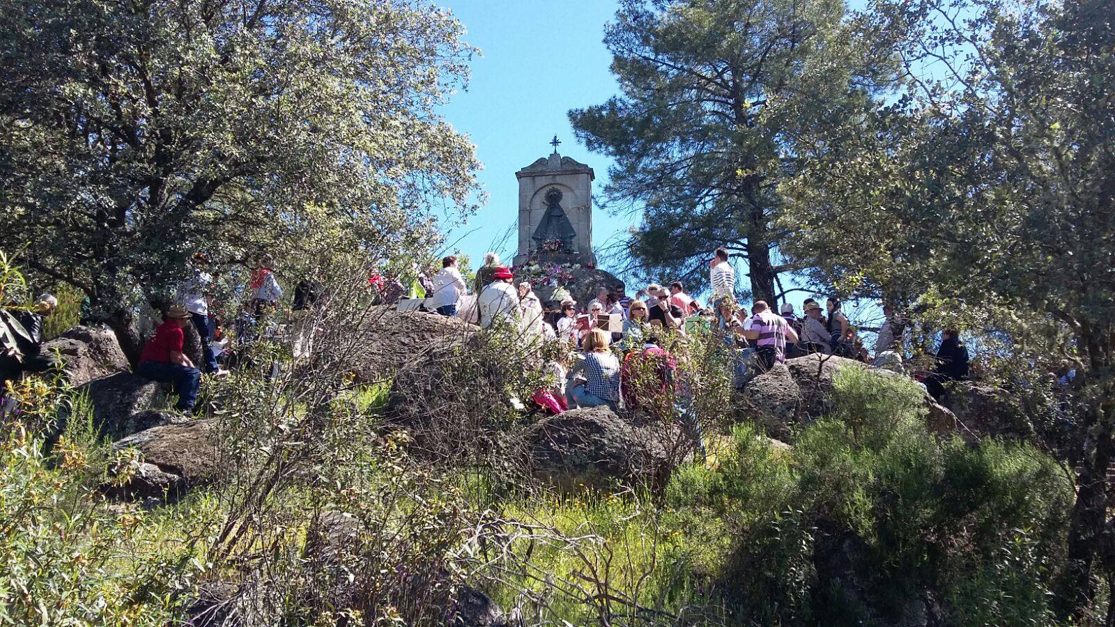 Barquilla de Pinares se llena de romeros en una nueva edición de la Romería de la Virgen de Guadalupe