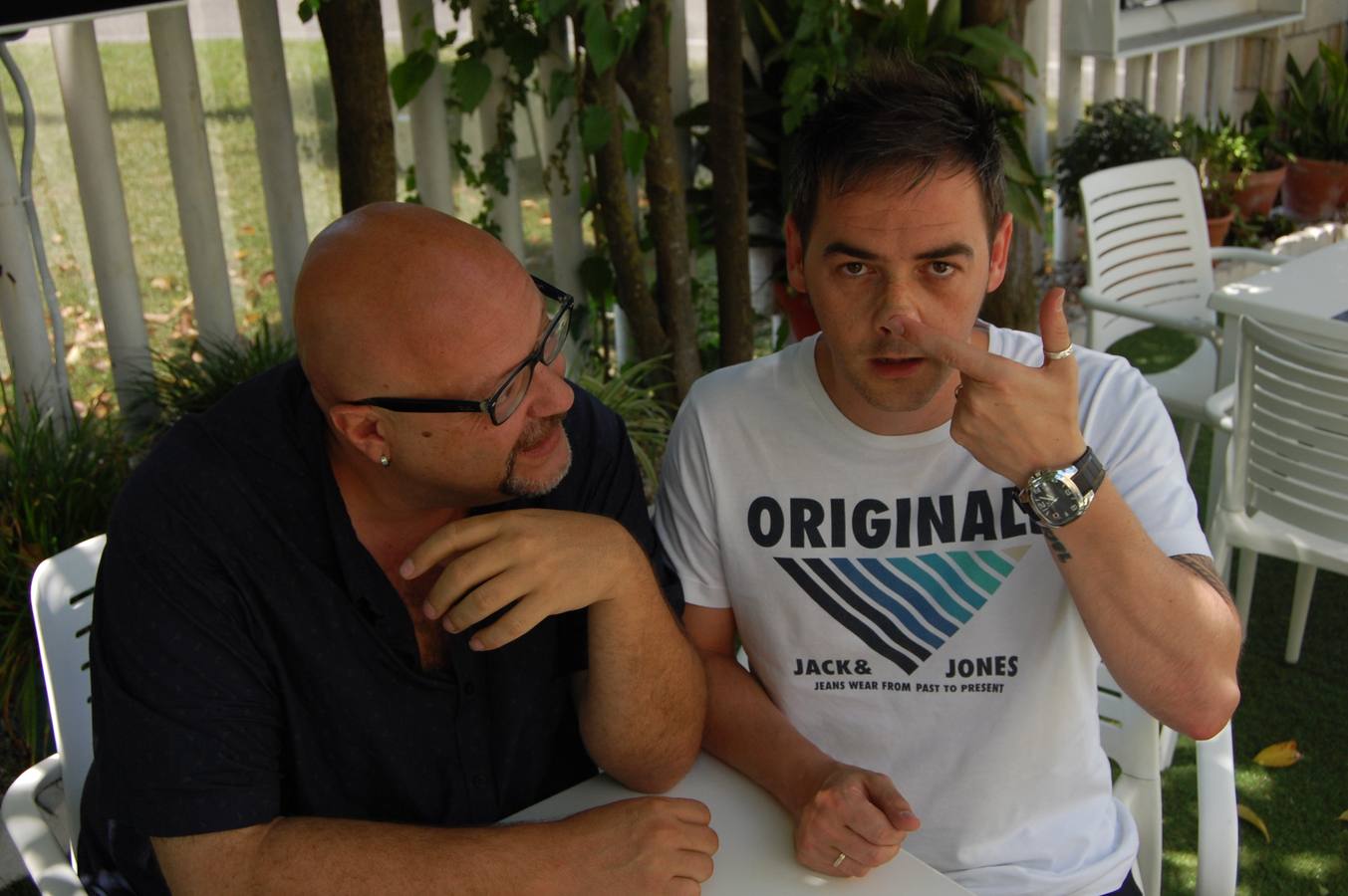 Todo preparado para disfrutar en Talayuela con "Dos hombres solos, sin punto com... ni ná"