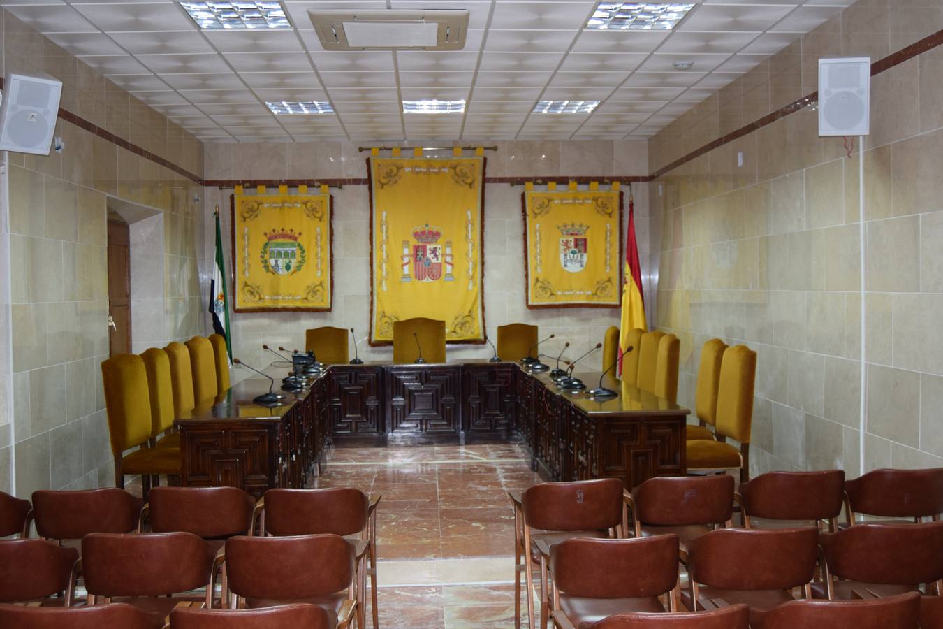 En Cáceres, PSOE y PP mantienen su empate a dos escaños