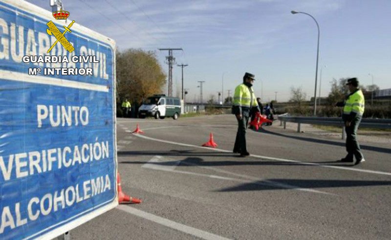 El conductor de un autobús escolar quintuplica la tasa de alcohol permitida