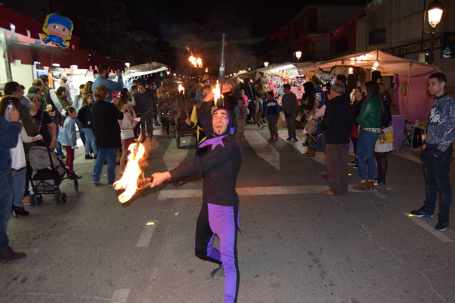 El mercado medieval de Talayuela se despide con talleres, artesanía y espectáculos