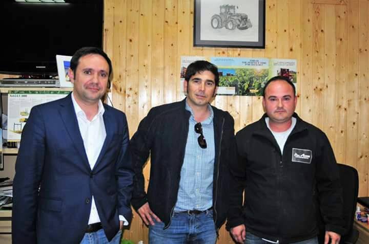 Ramos visitó las empresas talayuelanas de Arex, Talleres Hermanos Alegre y con la directiva de la Asociación de empresarios de Talayuela