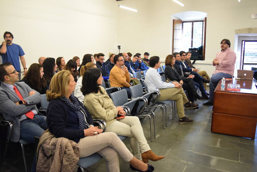 Un momento inicial de la jornada de puertas abiertas del iNovo 