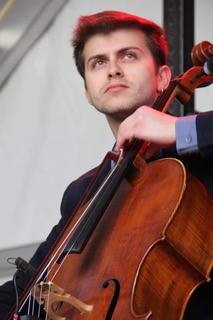 El Barrantes Cervantes acoge este sábado el recital del violonchelista cacereño Guillermo Parra