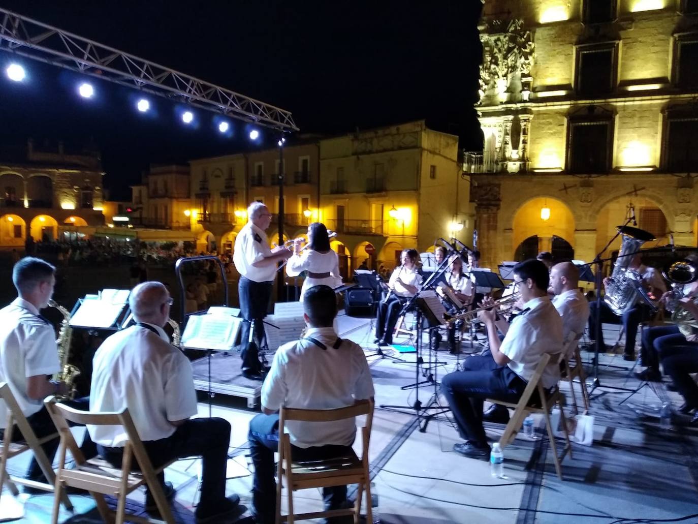 La banda, en el recital de la plaza con motivo de las fiestas patronales 