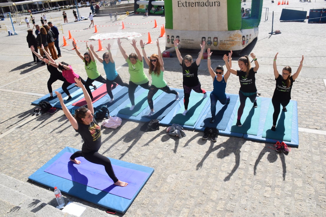 Fotos: La plaza Mayor acoge el programa 'Deporte y mujer'