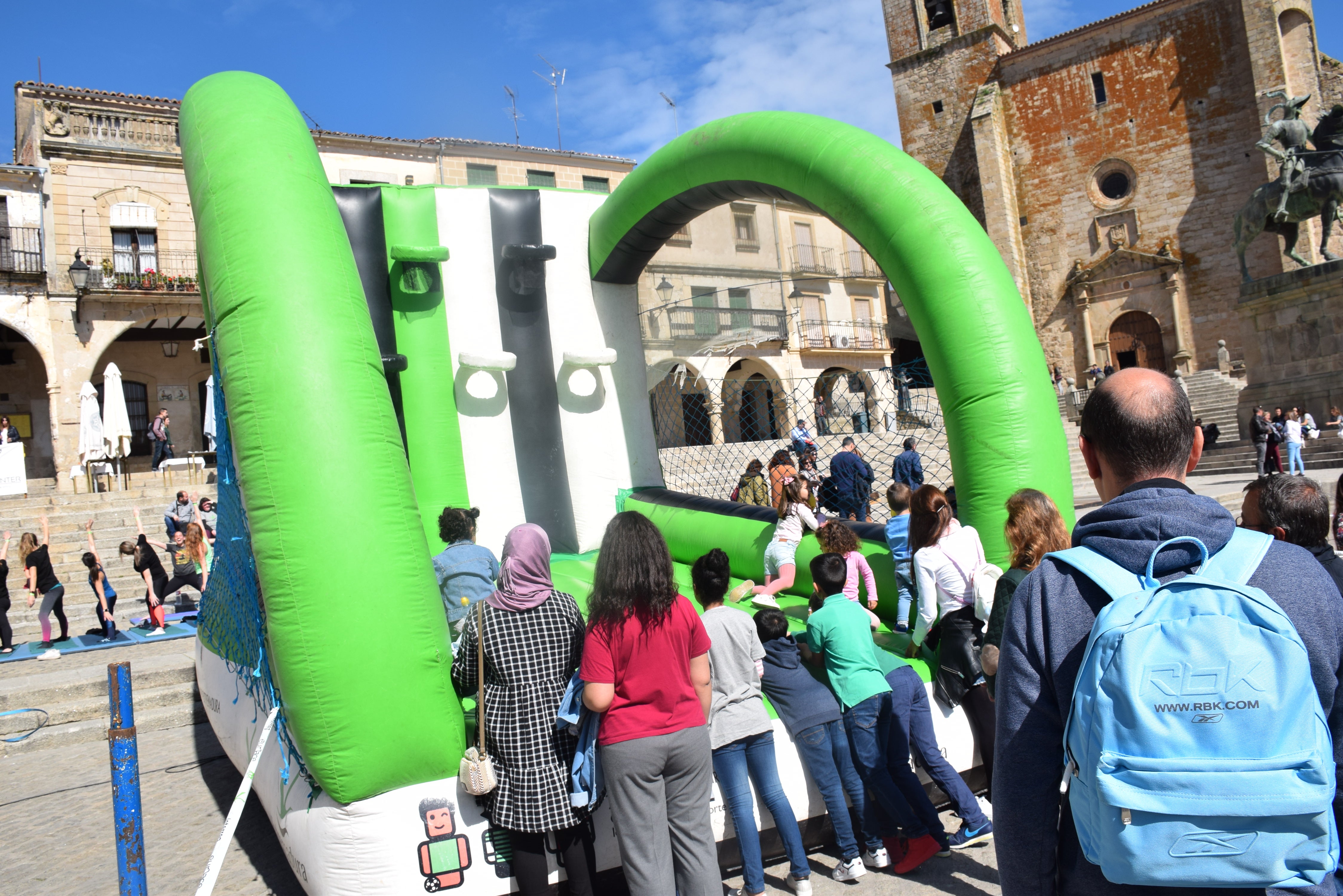 Fotos: La plaza Mayor acoge el programa 'Deporte y mujer'