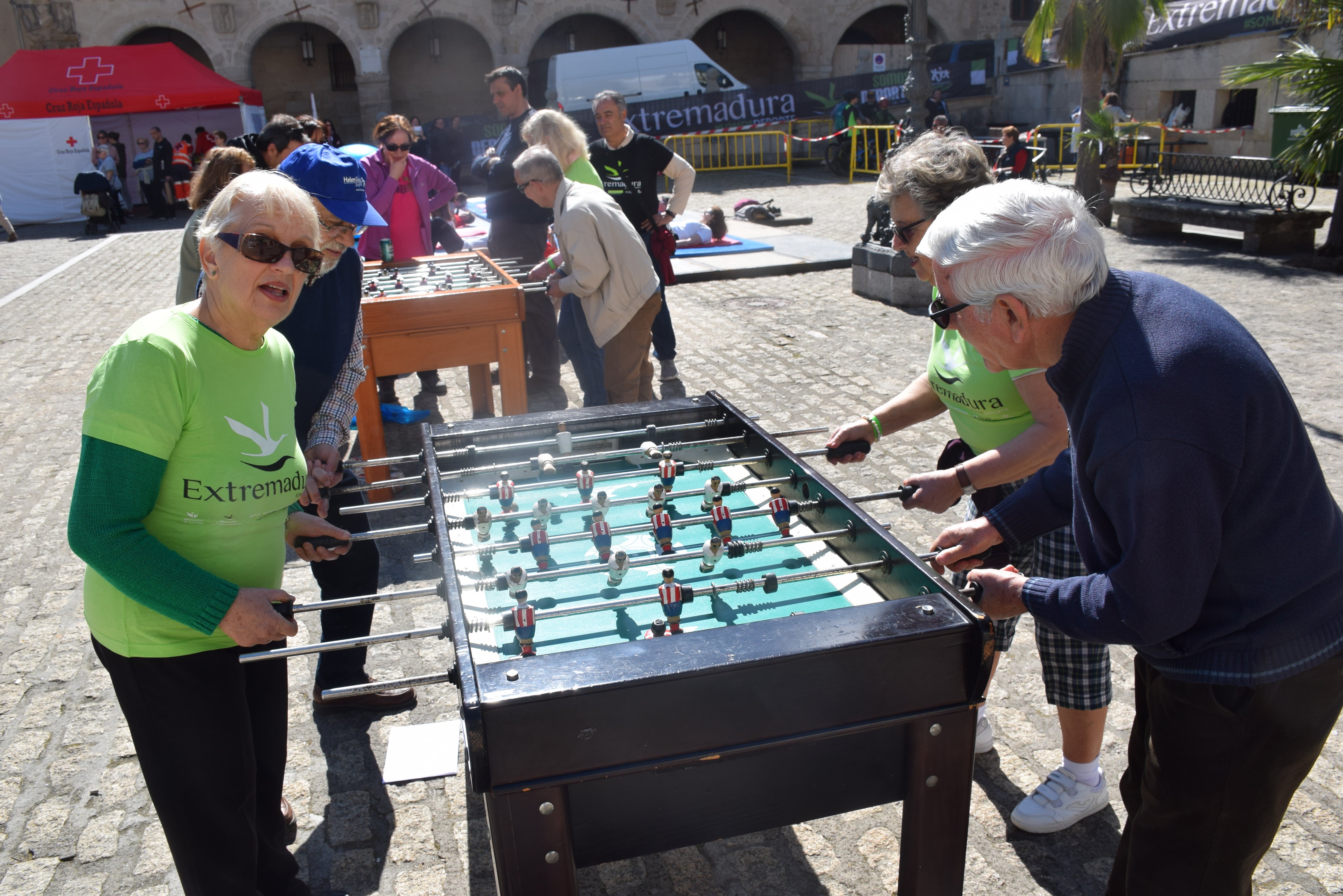 Fotos: La plaza Mayor acoge el programa 'Deporte y mujer'